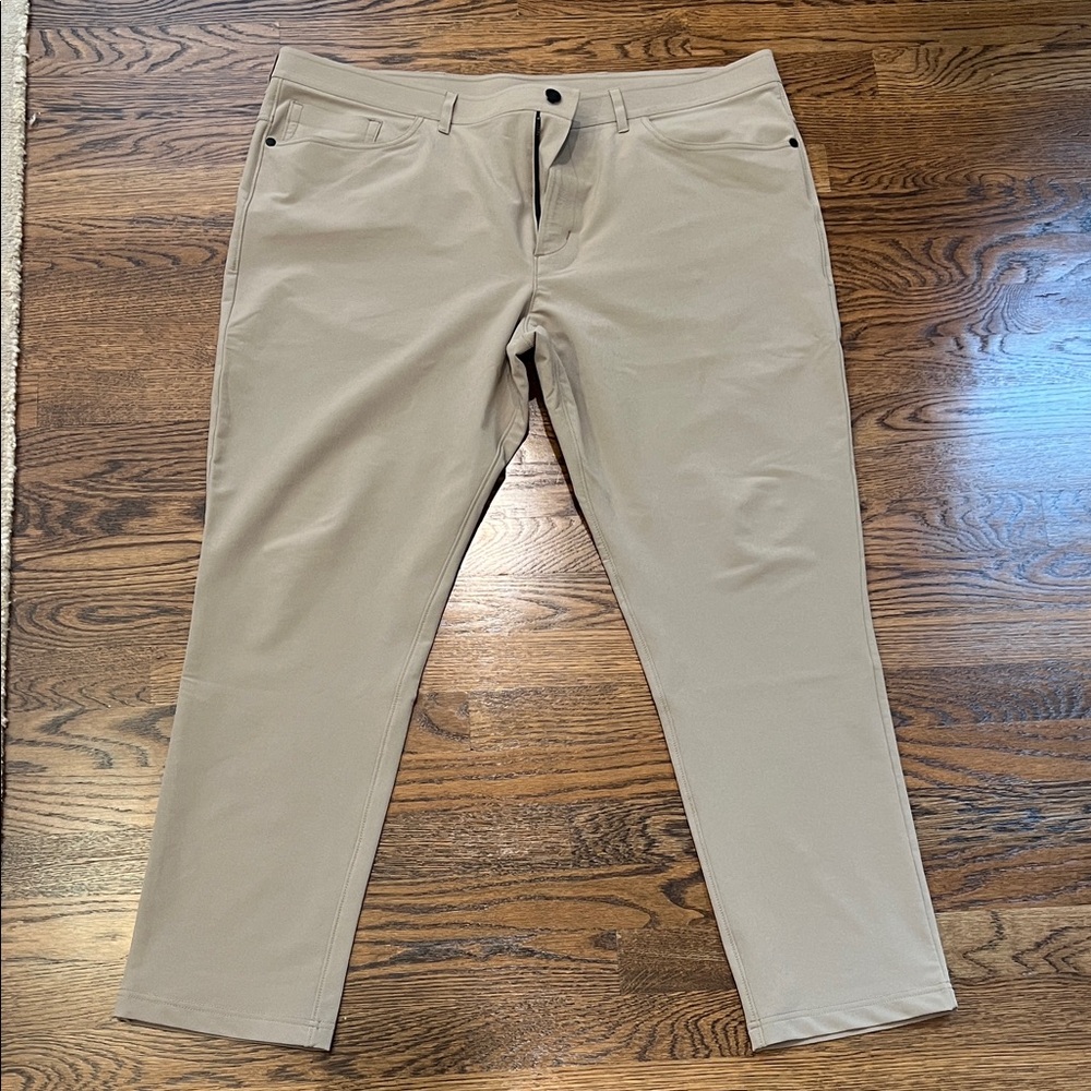 Classic Men's Khaki Chinos